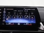 BMW iX1 xDrive30 Launch Edition 67 kWh | M-Pakket | Harman/Kardon Audio | Sportstoelen | Ele.wegklapbare trekhaak | Curved Display | Panoramadak | HUD | Camera | DAB | Apple CarPlay | Ele. kofferdeksel |