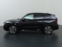 BMW iX1 xDrive30 Launch Edition 67 kWh | M-Pakket | Harman/Kardon Audio | Sportstoelen | Ele.wegklapbare trekhaak | Curved Display | Panoramadak | HUD | Camera | DAB | Apple CarPlay | Ele. kofferdeksel |