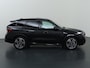 BMW iX1 xDrive30 Launch Edition 67 kWh | M-Pakket | Harman/Kardon Audio | Sportstoelen | Ele.wegklapbare trekhaak | Curved Display | Panoramadak | HUD | Camera | DAB | Apple CarPlay | Ele. kofferdeksel |
