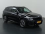 BMW iX1 xDrive30 Launch Edition 67 kWh | M-Pakket | Harman/Kardon Audio | Sportstoelen | Ele.wegklapbare trekhaak | Curved Display | Panoramadak | HUD | Camera | DAB | Apple CarPlay | Ele. kofferdeksel |