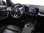 BMW iX1 xDrive30 Launch Edition 67 kWh | M-Pakket | Harman/Kardon Audio | Sportstoelen | Ele.wegklapbare trekhaak | Curved Display | Panoramadak | HUD | Camera | DAB | Apple CarPlay | Ele. kofferdeksel |
