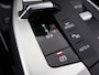 BMW iX1 xDrive30 Launch Edition 67 kWh | M-Pakket | Harman/Kardon Audio | Sportstoelen | Ele.wegklapbare trekhaak | Curved Display | Panoramadak | HUD | Camera | DAB | Apple CarPlay | Ele. kofferdeksel |