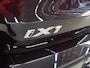 BMW iX1 xDrive30 Launch Edition 67 kWh | M-Pakket | Harman/Kardon Audio | Sportstoelen | Ele.wegklapbare trekhaak | Curved Display | Panoramadak | HUD | Camera | DAB | Apple CarPlay | Ele. kofferdeksel |