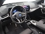 BMW iX1 xDrive30 Launch Edition 67 kWh | M-Pakket | Harman/Kardon Audio | Sportstoelen | Ele.wegklapbare trekhaak | Curved Display | Panoramadak | HUD | Camera | DAB | Apple CarPlay | Ele. kofferdeksel |