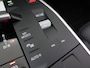 BMW iX1 xDrive30 Launch Edition 67 kWh | M-Pakket | Harman/Kardon Audio | Sportstoelen | Ele.wegklapbare trekhaak | Curved Display | Panoramadak | HUD | Camera | DAB | Apple CarPlay | Ele. kofferdeksel |