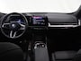 BMW iX1 xDrive30 Launch Edition 67 kWh | M-Pakket | Harman/Kardon Audio | Sportstoelen | Ele.wegklapbare trekhaak | Curved Display | Panoramadak | HUD | Camera | DAB | Apple CarPlay | Ele. kofferdeksel |
