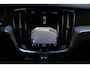 Volvo V60 B4 Plus Dark | Trekhaak | Adaptieve Cruise Control met stuurhulp | Parkeer camera | BLIS dodehoekdetectie | Google Services | Verwarmbare voor- en achterstoelen | Stuurwielverwarming | 18" lichtmetalen velgen |