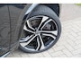 Volvo XC90 T8 Recharge AWD R-Design Long Range 7p. | SOH 99% | Alcantara hemelbekleding | Head-Up | Trekhaak | 7-Persoons | Lederen interieur | 22 inch | Harman Kardon | Adaptieve cruise control | Stoel en stuurwielverwarming | Standkachel |