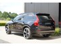 Volvo XC90 T8 Recharge AWD R-Design Long Range 7p. SOH 99% | Alcantara hemelbekleding | Head-Up | Trekhaak | 7-Persoons | Lederen interieur | 22 inch | Harman Kardon | Adaptieve cruise control | Stoel en stuurwielverwarming | Standkachel |