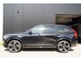 Volvo XC90 T8 Recharge AWD R-Design Long Range 7p. SOH 99% | Alcantara hemelbekleding | Head-Up | Trekhaak | 7-Persoons | Lederen interieur | 22 inch | Harman Kardon | Adaptieve cruise control | Stoel en stuurwielverwarming | Standkachel |