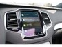 Volvo XC90 T8 Recharge AWD R-Design Long Range 7p. SOH 99% | Alcantara hemelbekleding | Head-Up | Trekhaak | 7-Persoons | Lederen interieur | 22 inch | Harman Kardon | Adaptieve cruise control | Stoel en stuurwielverwarming | Standkachel |