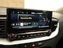 Kia Xceed 1.0 T-GDi DynamicPlusLine - 18 INCH LICHT METALEN VELGEN MET HANKOOK BANDEN - JBL AUDIO - CAMERA - HALF LEDEREN BEKLEDING - LICHT EN REGENSENSOR - STOELVERWARMING - STUURVERWARMING - PARKEERSENSOREN ACHTER - PASSAGIERSSTOEL IN HOOGTE VERSTELBAAR - ONDERHOUDSHISTORIE AANWEZIG