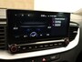 Kia Xceed 1.0 T-GDi DynamicPlusLine - 18 INCH LICHT METALEN VELGEN MET HANKOOK BANDEN - JBL AUDIO - CAMERA - HALF LEDEREN BEKLEDING - LICHT EN REGENSENSOR - STOELVERWARMING - STUURVERWARMING - PARKEERSENSOREN ACHTER - PASSAGIERSSTOEL IN HOOGTE VERSTELBAAR - ONDERHOUDSHISTORIE AANWEZIG