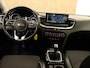 Kia Xceed 1.0 T-GDi DynamicPlusLine - 18 INCH LICHT METALEN VELGEN MET HANKOOK BANDEN - JBL AUDIO - CAMERA - HALF LEDEREN BEKLEDING - LICHT EN REGENSENSOR - STOELVERWARMING - STUURVERWARMING - PARKEERSENSOREN ACHTER - PASSAGIERSSTOEL IN HOOGTE VERSTELBAAR - ONDERHOUDSHISTORIE AANWEZIG