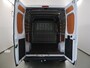 Citroën Jumper 2.2 BlueHDi | 120 PK | L2 H2 | 3.3t | Climate Control | Trekhaak | 3-zits | Navigatie | Apple Carplay | Betimmering | 2500KG. AHW |