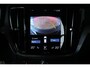 Volvo V60 B3 Essential Edition | Parkeersensoren voor + achter | Parkeercamera | Stoelverwarming | 19'' Lichtmetalen velgen | Exterieur styling kit | Navigatie | Stuurwielverwarming | Apple Carplay/Android Auto | Dealeronderhouden