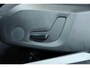 Volvo V60 B3 Essential Edition | Parkeersensoren voor + achter | Parkeercamera | Stoelverwarming | 19'' Lichtmetalen velgen | Exterieur styling kit | Navigatie | Stuurwielverwarming | Apple Carplay/Android Auto | Dealeronderhouden