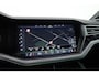 Volkswagen Touareg 3.0 TSI 462pk eHybrid 4MOTION R | Rijklaar! | Elek. Trekhaak | Luchtvering | Ventilatie | S/K-Dak | 22'' | HUD | Memory+Leder | Dynaudio | Stoel-Stuurverw. | 360*+PDC | Sfeerverl. | Rijmodi | Dodehoek | BlackStyle V