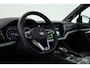 Volkswagen Touareg 3.0 TSI 462pk eHybrid 4MOTION R | Rijklaar! | Elek. Trekhaak | Luchtvering | Ventilatie | S/K-Dak | 22'' | HUD | Memory+Leder | Dynaudio | Stoel-Stuurverw. | 360*+PDC | Sfeerverl. | Rijmodi | Dodehoek | BlackStyle V