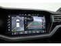 Volkswagen Touareg 3.0 TSI 462pk eHybrid 4MOTION R | Rijklaar! | Elek. Trekhaak | Luchtvering | Ventilatie | S/K-Dak | 22'' | HUD | Memory+Leder | Dynaudio | Stoel-Stuurverw. | 360*+PDC | Sfeerverl. | Rijmodi | Dodehoek | BlackStyle V