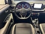 Kia Stonic 1.0 T-GDi MHEV DYNAMIC PLUS LINE AUTOMAAT NAVIGATIE ADAPTIVE CRUISE CONTROL CLIMATE CONTROL BLUETOOTH TELEFOON DODEHOEKSENSOREN ACHTERUITRIJCAMERA KEYLESS GO TREKHAAK ZEER MOOI !!