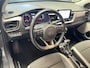 Kia Stonic 1.0 T-GDi MHEV DYNAMIC PLUS LINE AUTOMAAT NAVIGATIE ADAPTIVE CRUISE CONTROL CLIMATE CONTROL BLUETOOTH TELEFOON DODEHOEKSENSOREN ACHTERUITRIJCAMERA KEYLESS GO TREKHAAK ZEER MOOI !!