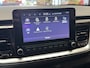 Kia Stonic 1.0 T-GDi MHEV DYNAMIC PLUS LINE AUTOMAAT NAVIGATIE ADAPTIVE CRUISE CONTROL CLIMATE CONTROL BLUETOOTH TELEFOON DODEHOEKSENSOREN ACHTERUITRIJCAMERA KEYLESS GO TREKHAAK ZEER MOOI !!