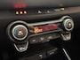 Kia Stonic 1.0 T-GDi MHEV DYNAMIC PLUS LINE AUTOMAAT NAVIGATIE ADAPTIVE CRUISE CONTROL CLIMATE CONTROL BLUETOOTH TELEFOON DODEHOEKSENSOREN ACHTERUITRIJCAMERA KEYLESS GO TREKHAAK ZEER MOOI !!