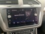 Volkswagen Tiguan - Airco | Cruise Adaptief | DAB | LED | LMV 18" | Trekhaak Uitklapbaar |