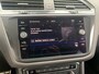 Volkswagen Tiguan - Airco | Cruise Adaptief | DAB | LED | LMV 18" | Trekhaak Uitklapbaar |
