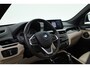 BMW X1 xDrive25e High Executive Edition | Rijklaar! | Trekhaak | S/K-Dak | HUD | Leder | Harman/Kardon | Cruise | Stoelverw. | Camera+PDC | Elek. Klep | Led | NAV+CarPlay | Climate | 18''