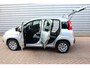 Fiat Panda 0.9 TwinAir Lounge O.a: Led dagrijverl, Airco, Radio, Uconnect, Afstandsbed, Etc. All-in prijs!