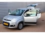 Fiat Panda 0.9 TwinAir Lounge O.a: Led dagrijverl, Airco, Radio, Uconnect, Afstandsbed, Etc. All-in prijs!