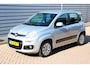 Fiat Panda 0.9 TwinAir Lounge O.a: Led dagrijverl, Airco, Radio, Uconnect, Afstandsbed, Etc. All-in prijs!