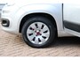 Fiat Panda 0.9 TwinAir Lounge O.a: Led dagrijverl, Airco, Radio, Uconnect, Afstandsbed, Etc. All-in prijs!
