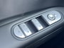 Hyundai Ioniq 5 Connect 77.4 kWh / Dealer onderhouden / Accu SoH 97% / Fabrieksgarantie tot 04-2028 / Afn. Trekhaak 1.600 kg / Navi / Apple Carplay Android / Elektrische stoelen / Stuur-, stoel- & achterbankverwarming / 19" LM wielen & All Season banden /