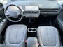 Hyundai Ioniq 5 Connect 77.4 kWh / Dealer onderhouden / Accu SoH 97% / Fabrieksgarantie tot 04-2028 / Afn. Trekhaak 1.600 kg / Navi / Apple Carplay Android / Elektrische stoelen / Stuur-, stoel- & achterbankverwarming / 19" LM wielen & All Season banden /