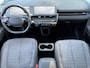 Hyundai Ioniq 5 Connect 77.4 kWh / Dealer onderhouden / Accu SoH 97% / Fabrieksgarantie tot 04-2028 / Afn. Trekhaak 1.600 kg / Navi / Apple Carplay Android / Elektrische stoelen / Stuur-, stoel- & achterbankverwarming / 19" LM wielen & All Season banden /