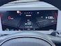 Hyundai Ioniq 5 Connect 77.4 kWh / Dealer onderhouden / Accu SoH 97% / Fabrieksgarantie tot 04-2028 / Afn. Trekhaak 1.600 kg / Navi / Apple Carplay Android / Elektrische stoelen / Stuur-, stoel- & achterbankverwarming / 19" LM wielen & All Season banden /