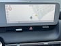 Hyundai Ioniq 5 Connect 77.4 kWh / Dealer onderhouden / Accu SoH 97% / Fabrieksgarantie tot 04-2028 / Afn. Trekhaak 1.600 kg / Navi / Apple Carplay Android / Elektrische stoelen / Stuur-, stoel- & achterbankverwarming / 19" LM wielen & All Season banden /