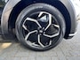 Hyundai Ioniq 5 Connect 77.4 kWh / Dealer onderhouden / Accu SoH 97% / Fabrieksgarantie tot 04-2028 / Afn. Trekhaak 1.600 kg / Navi / Apple Carplay Android / Elektrische stoelen / Stuur-, stoel- & achterbankverwarming / 19" LM wielen & All Season banden /