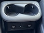 Hyundai Ioniq 5 Connect 77.4 kWh / Dealer onderhouden / Accu SoH 97% / Fabrieksgarantie tot 04-2028 / Afn. Trekhaak 1.600 kg / Navi / Apple Carplay Android / Elektrische stoelen / Stuur-, stoel- & achterbankverwarming / 19" LM wielen & All Season banden /