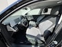 Hyundai Ioniq 5 Connect 77.4 kWh / Dealer onderhouden / Accu SoH 97% / Fabrieksgarantie tot 04-2028 / Afn. Trekhaak 1.600 kg / Navi / Apple Carplay Android / Elektrische stoelen / Stuur-, stoel- & achterbankverwarming / 19" LM wielen & All Season banden /