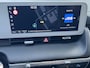 Hyundai Ioniq 5 Connect 77.4 kWh / Dealer onderhouden / Accu SoH 97% / Fabrieksgarantie tot 04-2028 / Afn. Trekhaak 1.600 kg / Navi / Apple Carplay Android / Elektrische stoelen / Stuur-, stoel- & achterbankverwarming / 19" LM wielen & All Season banden /