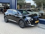 Peugeot e-2008 EV GT Pack 136 PK | Schuif-Kanteldak | Stoelverwarming | FULL LED koplampen | Achteruitrij-Camera | Adaptieve Cruisecontrol |  Alcantara Bekleding |  Navigatie en Apple caprplay en Android auto |