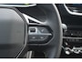 Peugeot e-2008 EV GT Pack 136 PK | Schuif-Kanteldak | Stoelverwarming | FULL LED koplampen | Achteruitrij-Camera | Adaptieve Cruisecontrol |  Alcantara Bekleding |  Navigatie en Apple caprplay en Android auto |