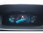 Peugeot e-2008 EV GT Pack 136 PK | Schuif-Kanteldak | Stoelverwarming | FULL LED koplampen | Achteruitrij-Camera | Adaptieve Cruisecontrol |  Alcantara Bekleding |  Navigatie en Apple caprplay en Android auto |