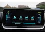 Peugeot e-2008 EV GT Pack 136 PK | Schuif-Kanteldak | Stoelverwarming | FULL LED koplampen | Achteruitrij-Camera | Adaptieve Cruisecontrol |  Alcantara Bekleding |  Navigatie en Apple caprplay en Android auto |