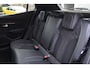 Peugeot e-2008 EV GT Pack 136 PK | Schuif-Kanteldak | Stoelverwarming | FULL LED koplampen | Achteruitrij-Camera | Adaptieve Cruisecontrol |  Alcantara Bekleding |  Navigatie en Apple caprplay en Android auto |