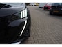 Peugeot e-2008 EV GT Pack 136 PK | Schuif-Kanteldak | Stoelverwarming | FULL LED koplampen | Achteruitrij-Camera | Adaptieve Cruisecontrol |  Alcantara Bekleding |  Navigatie en Apple caprplay en Android auto |